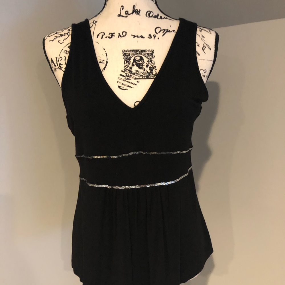 EUC Daisy Fuentes V-neck Black with sequins